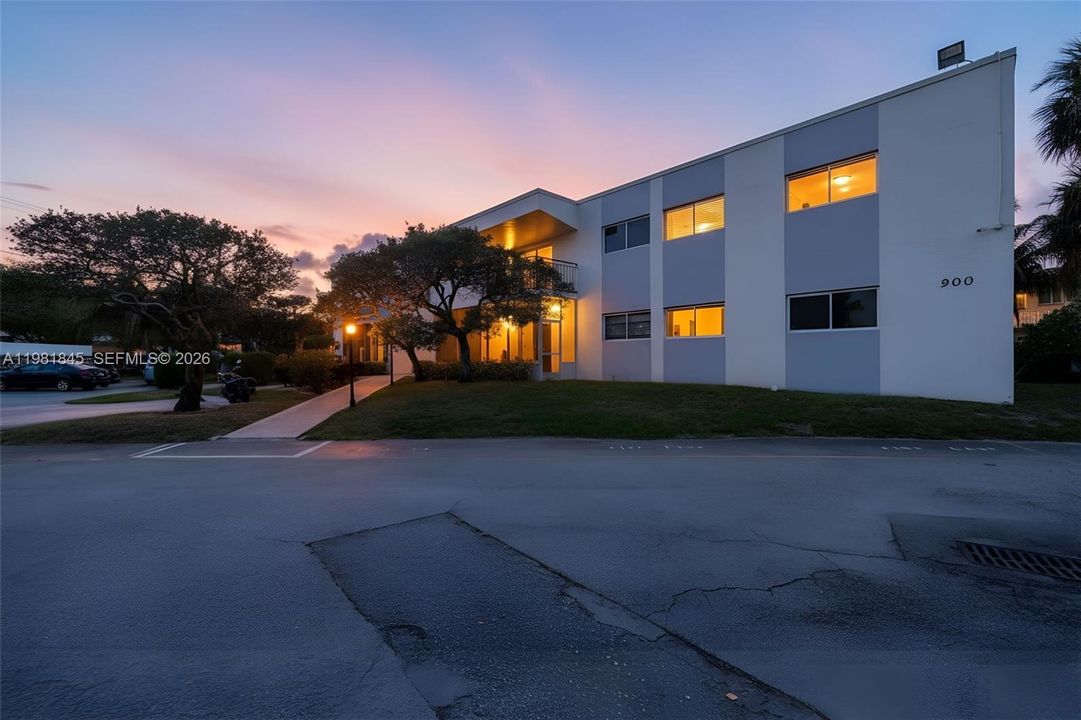 En Venta: $299,999 (3 camas, 2 baños, 1460 Pies cuadrados)