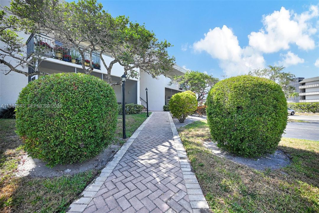 En Venta: $299,999 (3 camas, 2 baños, 1460 Pies cuadrados)