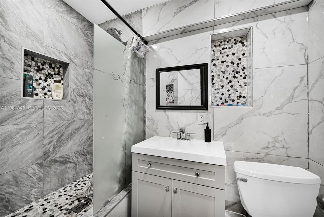 En Venta: $299,999 (3 camas, 2 baños, 1460 Pies cuadrados)