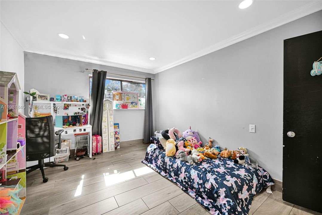 En Venta: $299,999 (3 camas, 2 baños, 1460 Pies cuadrados)
