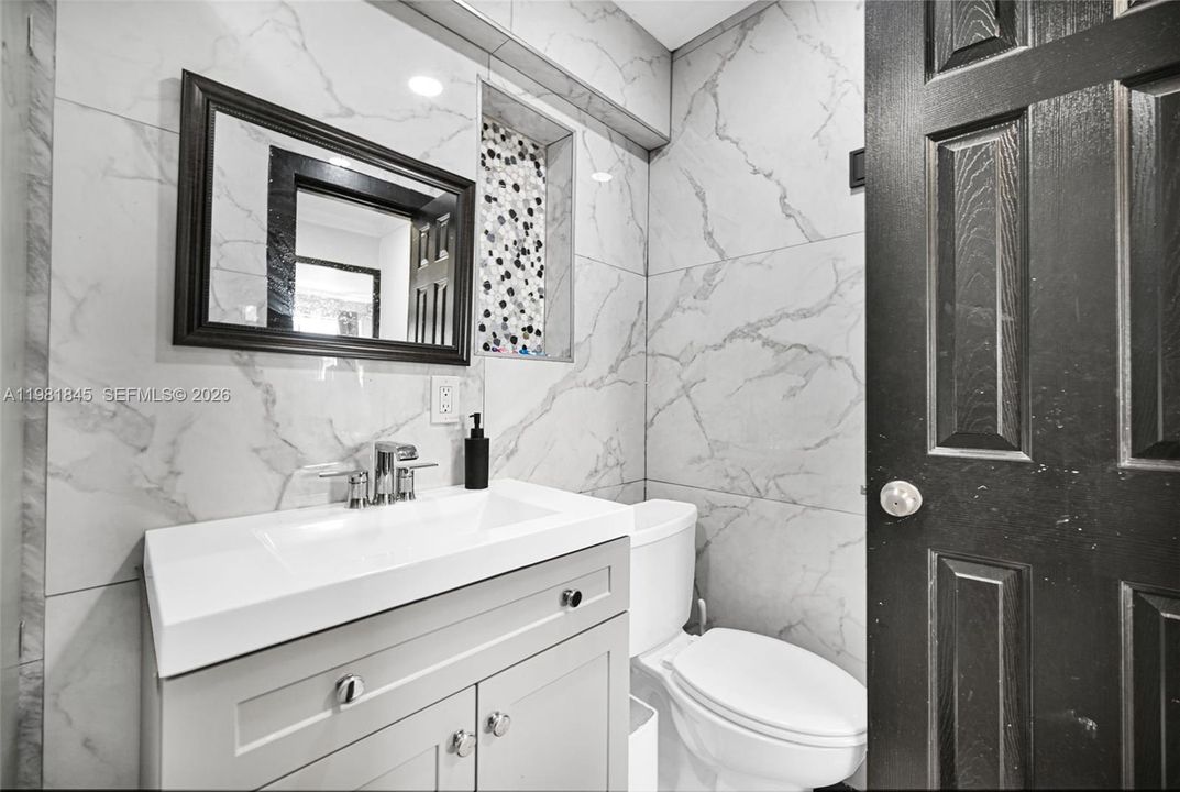 En Venta: $299,999 (3 camas, 2 baños, 1460 Pies cuadrados)