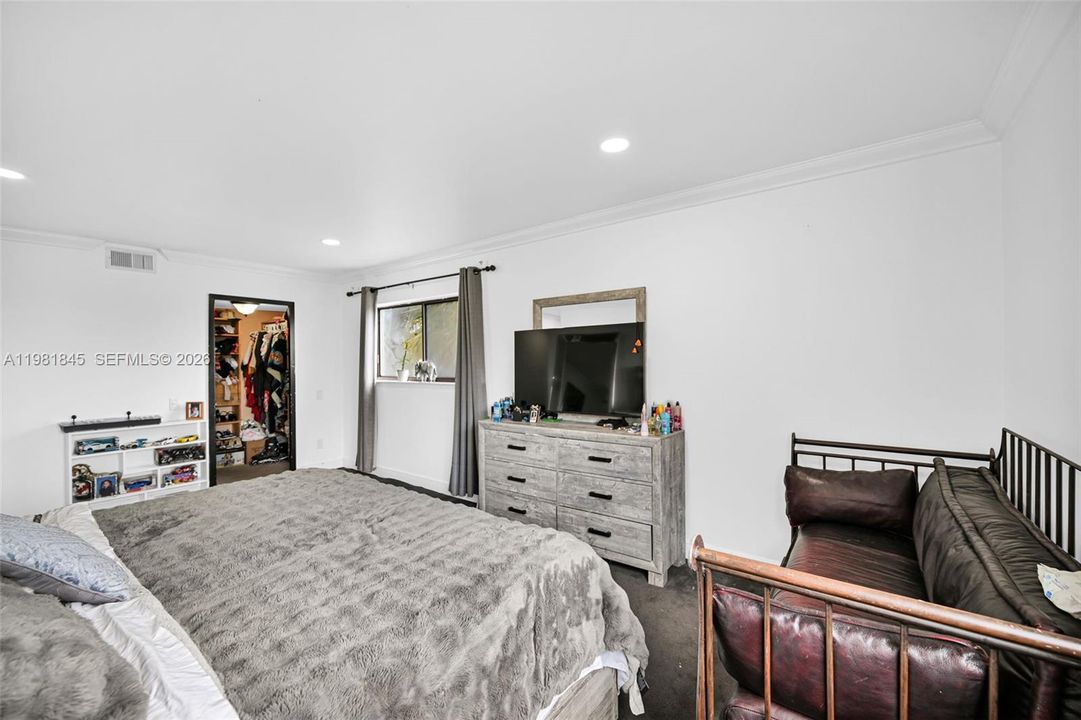 En Venta: $299,999 (3 camas, 2 baños, 1460 Pies cuadrados)