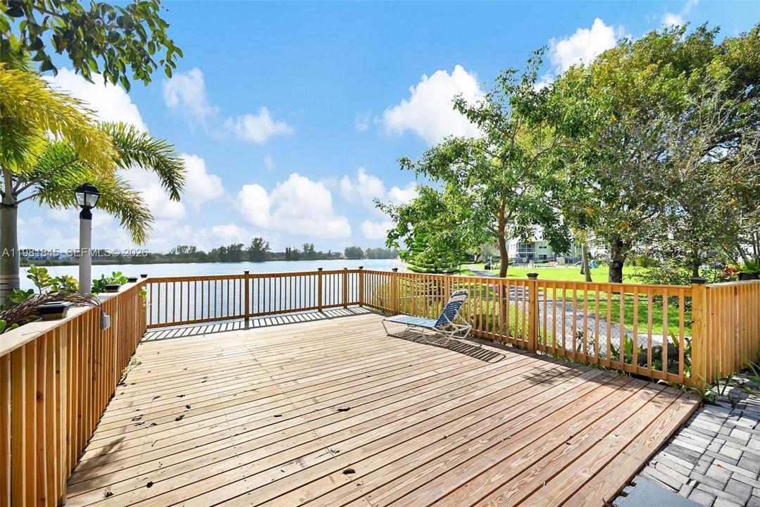 En Venta: $299,999 (3 camas, 2 baños, 1460 Pies cuadrados)