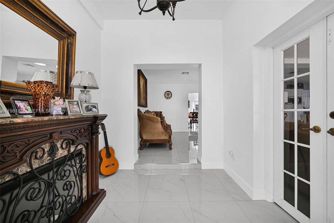 For Sale: $929,999 (6 beds, 4 baths, 2627 Square Feet)