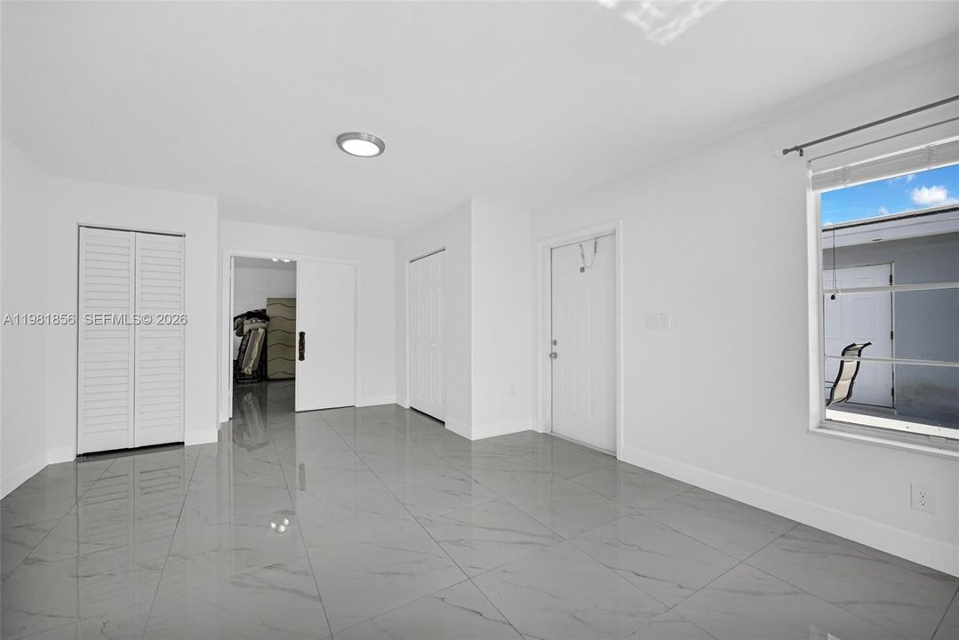 For Sale: $929,999 (6 beds, 4 baths, 2627 Square Feet)