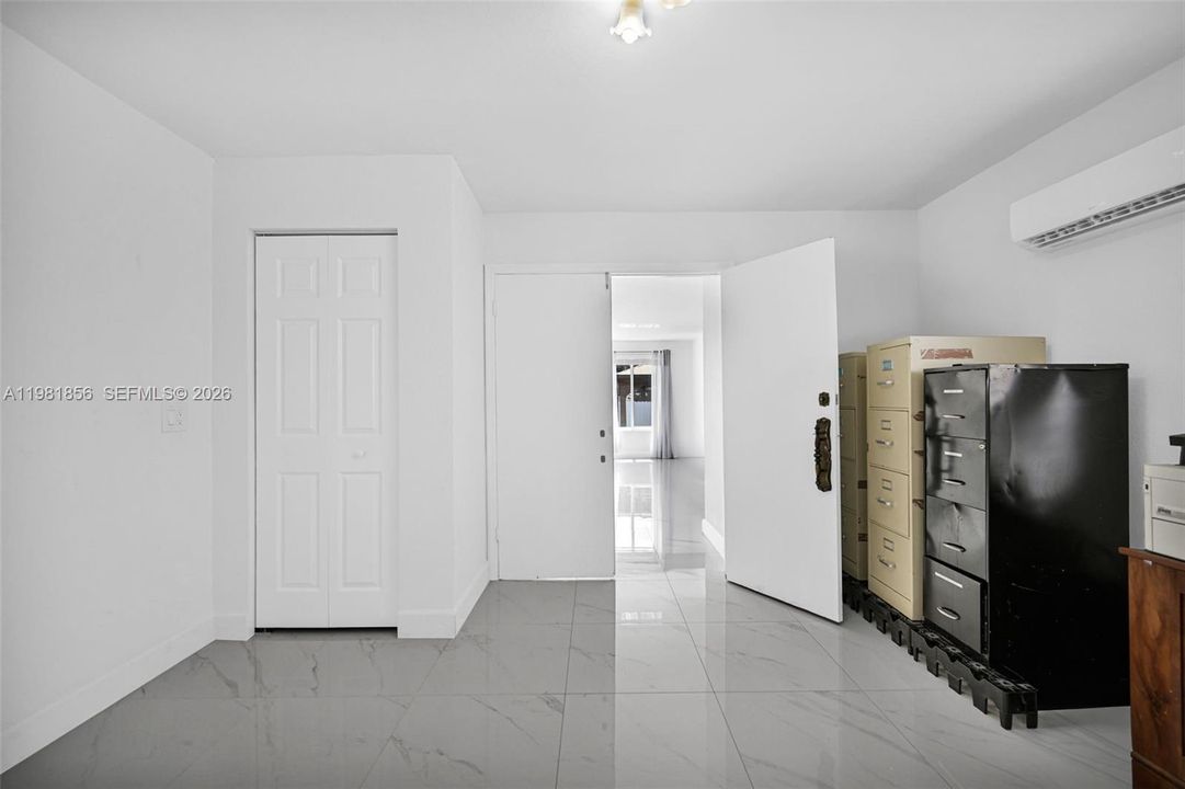 For Sale: $929,999 (6 beds, 4 baths, 2627 Square Feet)