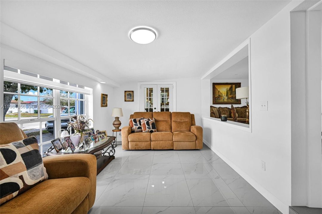 For Sale: $929,999 (6 beds, 4 baths, 2627 Square Feet)