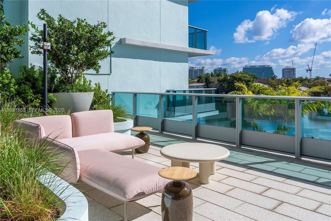For Sale: $2,695,000 (2 beds, 2 baths, 1851 Square Feet)