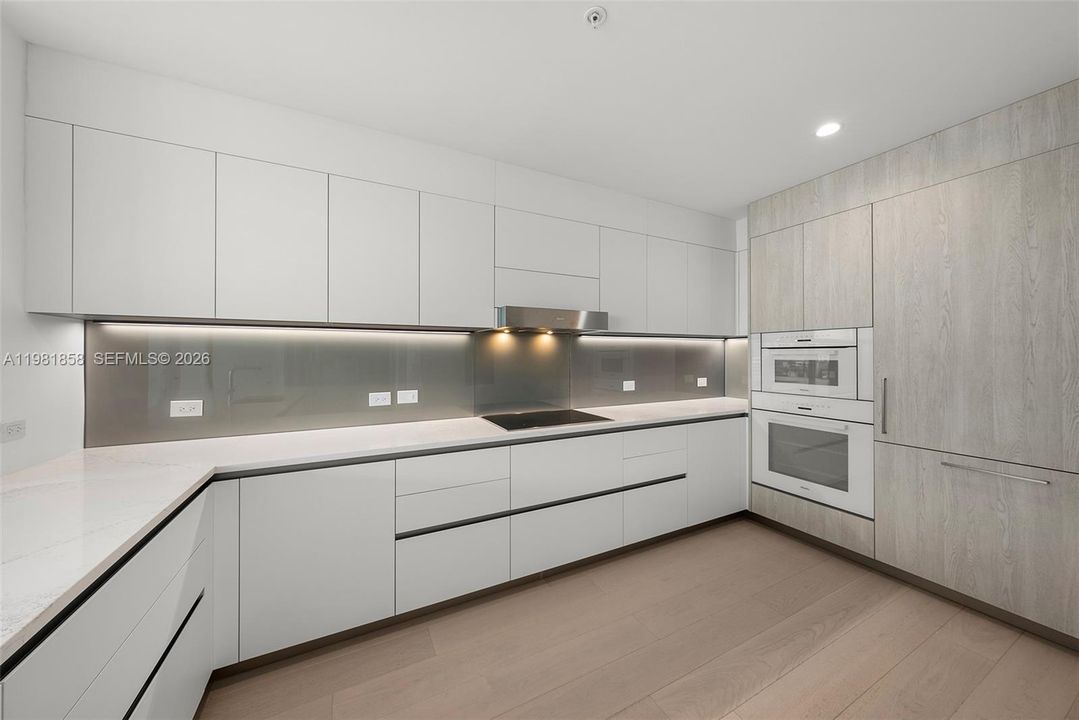 For Sale: $2,695,000 (2 beds, 2 baths, 1851 Square Feet)