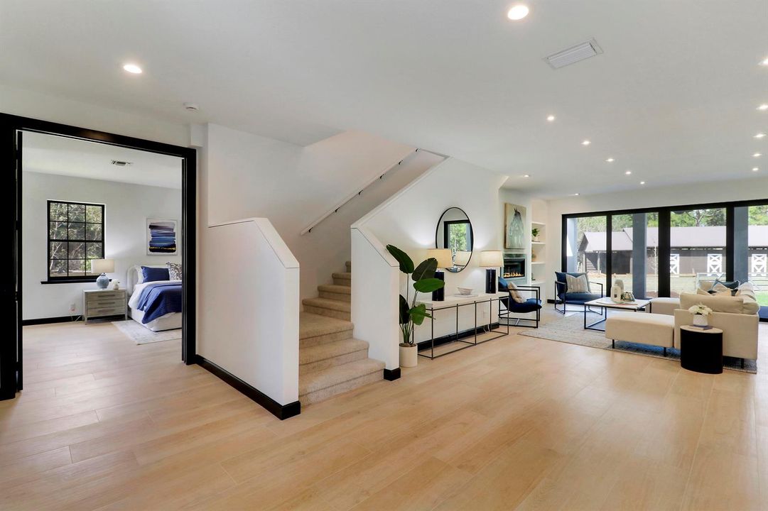 living room showing master