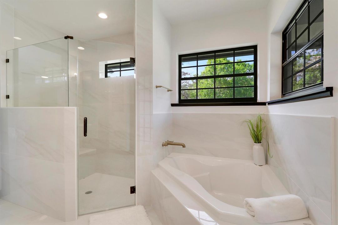 primary bath separate tub/walk in shower