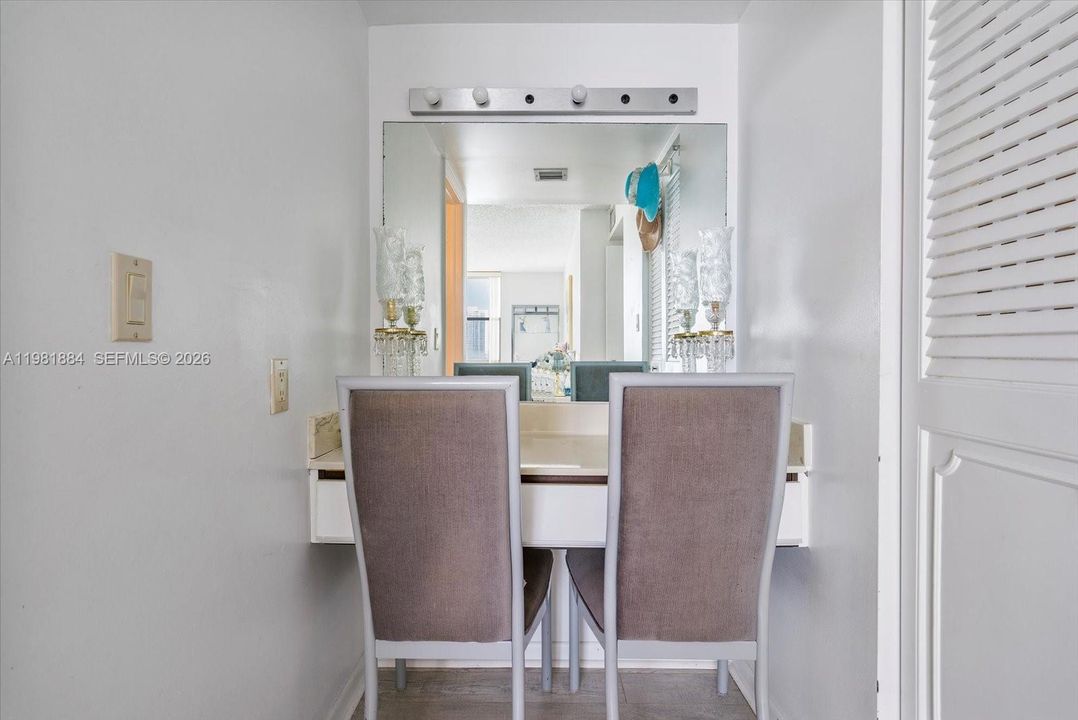 For Sale: $435,000 (2 beds, 2 baths, 1320 Square Feet)