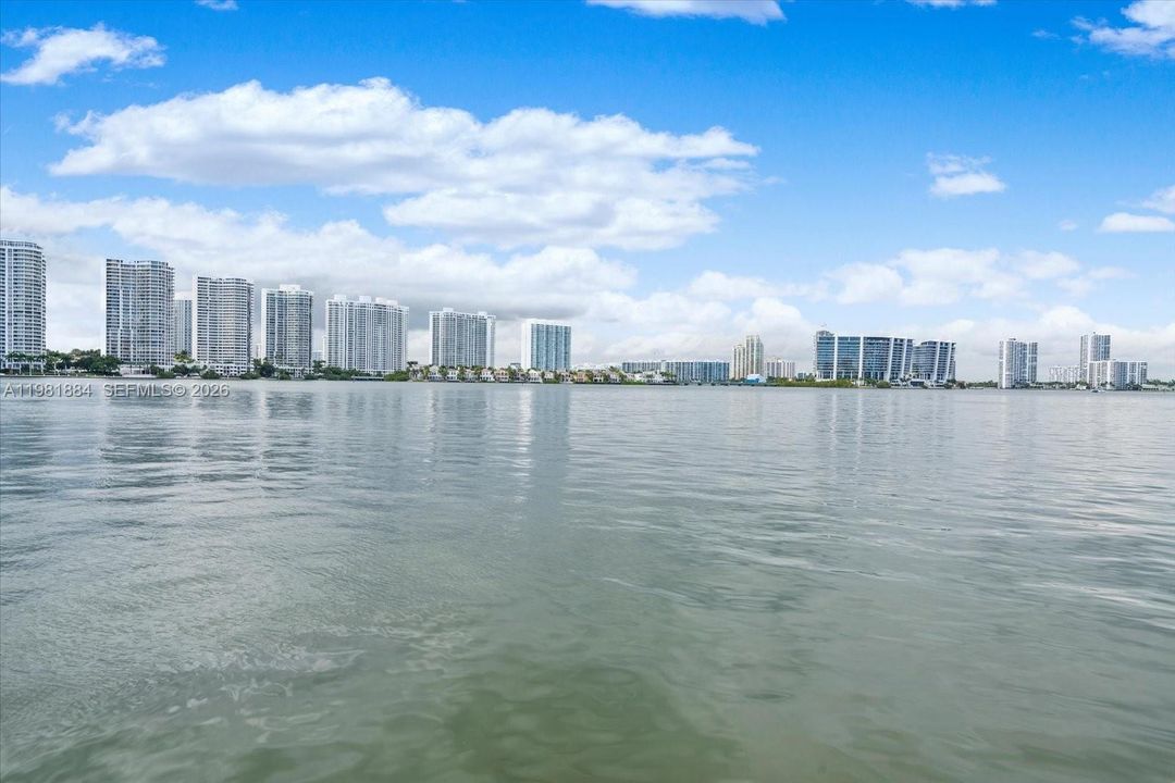 For Sale: $435,000 (2 beds, 2 baths, 1320 Square Feet)