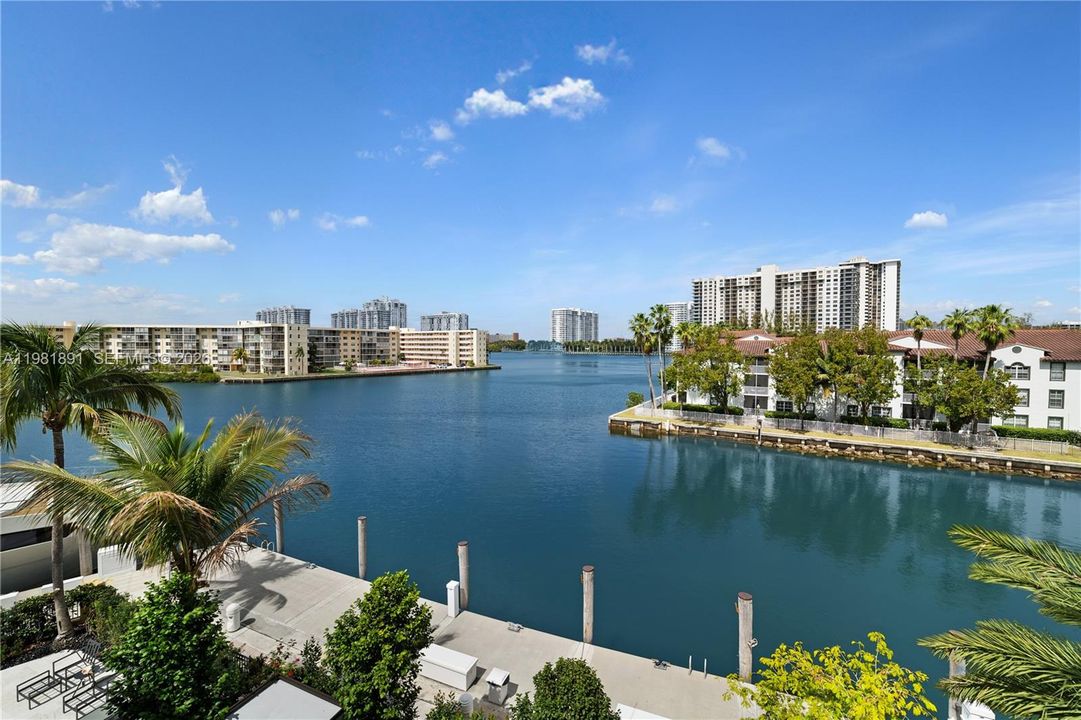 En Venta: $13,750,000 (6 camas, 5 baños, 6430 Pies cuadrados)