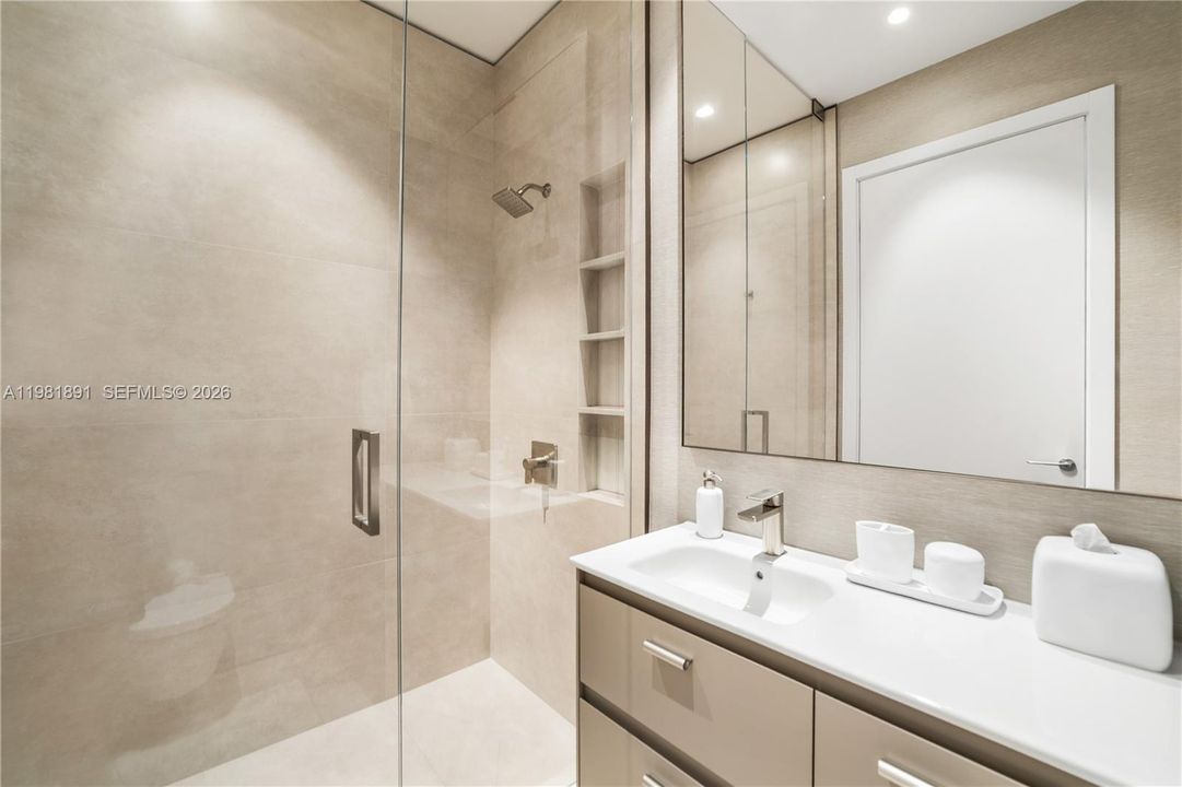 En Venta: $13,750,000 (6 camas, 5 baños, 6430 Pies cuadrados)