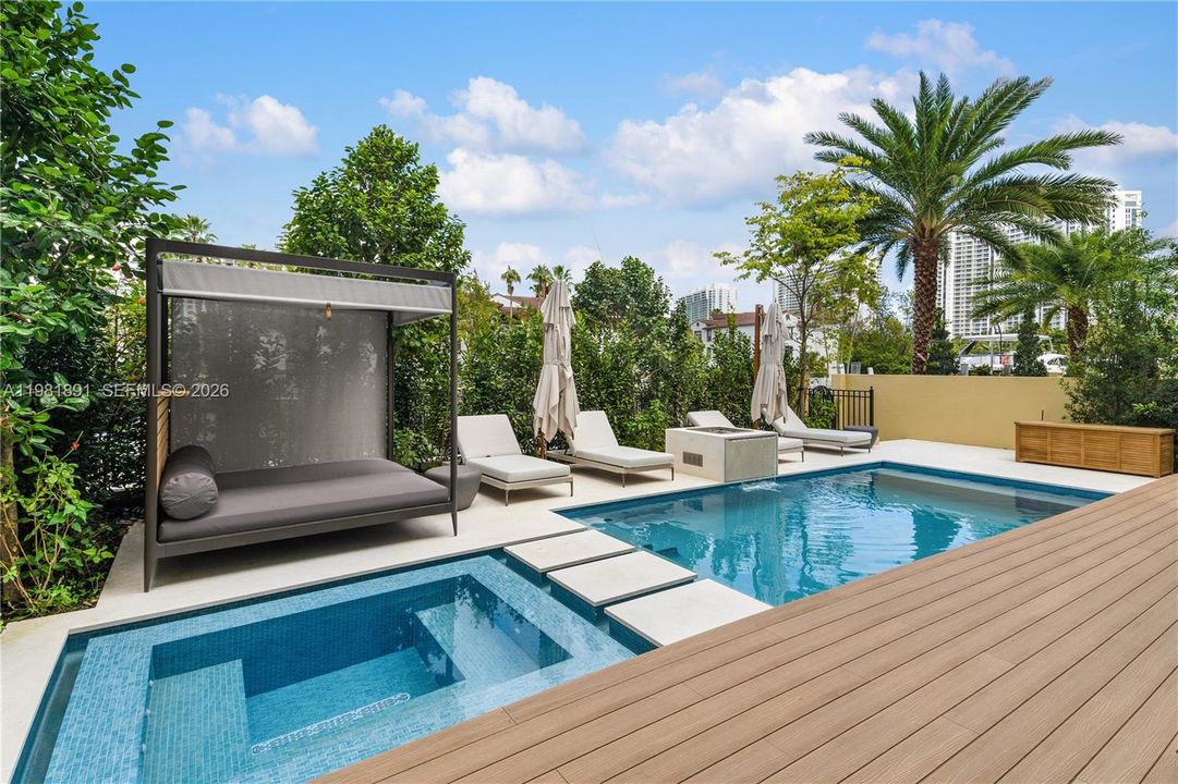 En Venta: $13,750,000 (6 camas, 5 baños, 6430 Pies cuadrados)