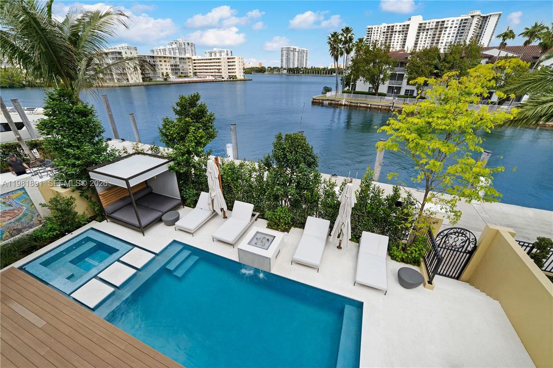 En Venta: $13,750,000 (6 camas, 5 baños, 6430 Pies cuadrados)