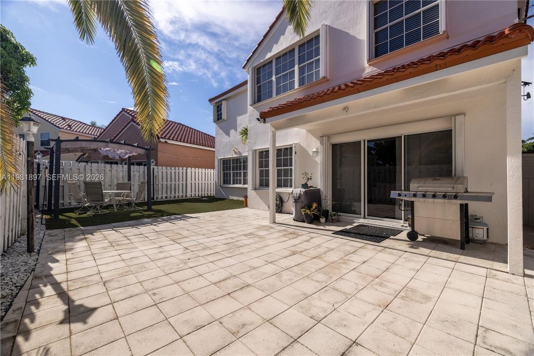 2026 SO FLO Real Estate Group 365 Somerset Way Weston