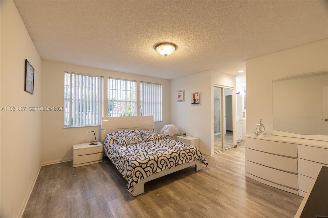 2026 SO FLO Real Estate Group 365 Somerset Way Weston