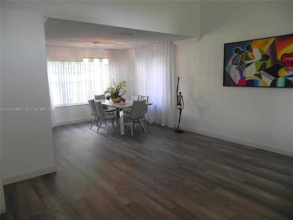 2026 SO FLO Real Estate Group 365 Somerset Way Weston