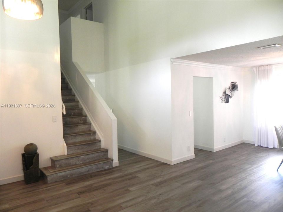 2026 SO FLO Real Estate Group 365 Somerset Way Weston