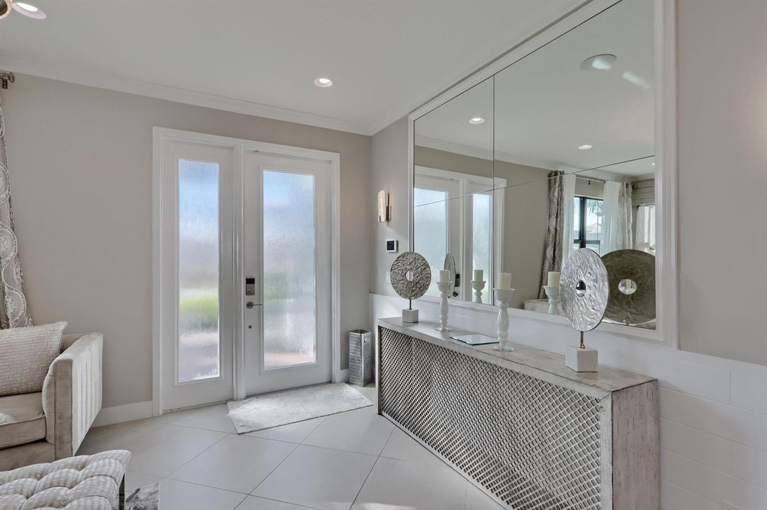 FOYER ENTRY WAY