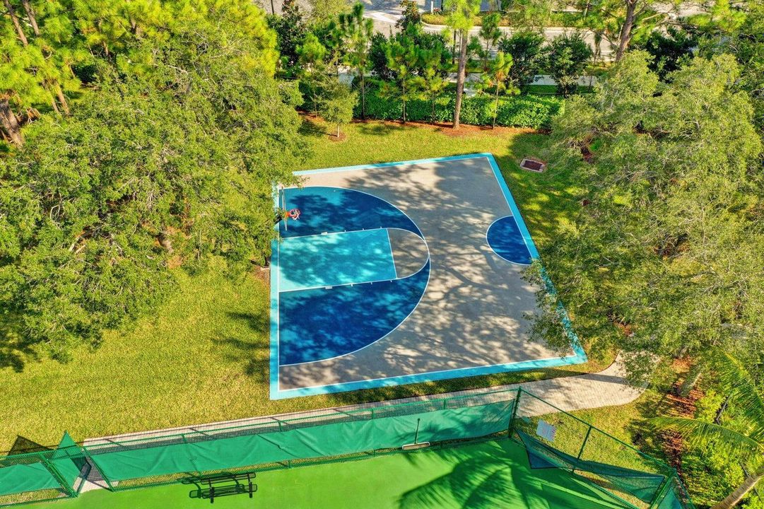 TOSCANA ISLES BASKETBALL COURT