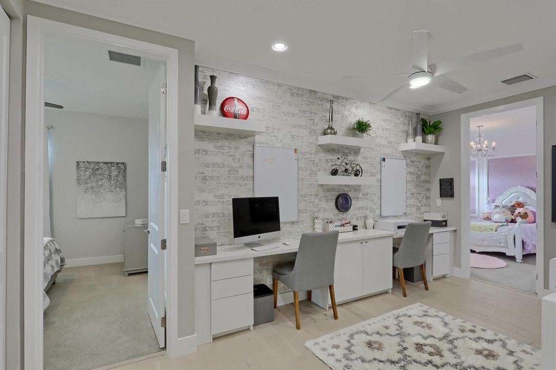 LOFT