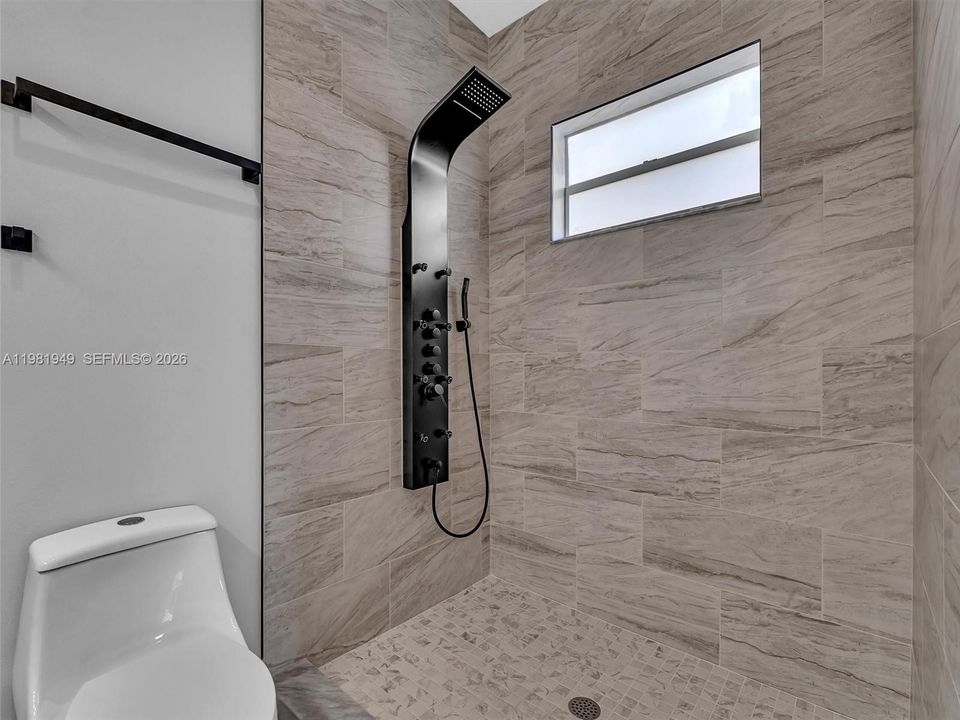 В аренду: $3,000 (4 спален, 3 ванн, 1563 Квадратных фут)