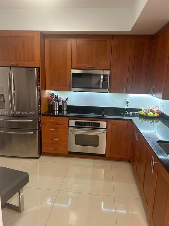 For Sale: $660,000 (2 beds, 3 baths, 1650 Square Feet)