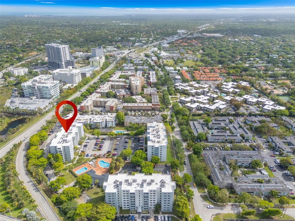 На продажу: $285,000 (2 спален, 2 ванн, 1073 Квадратных фут)