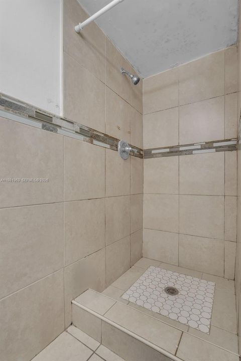 На продажу: $285,000 (2 спален, 2 ванн, 1073 Квадратных фут)
