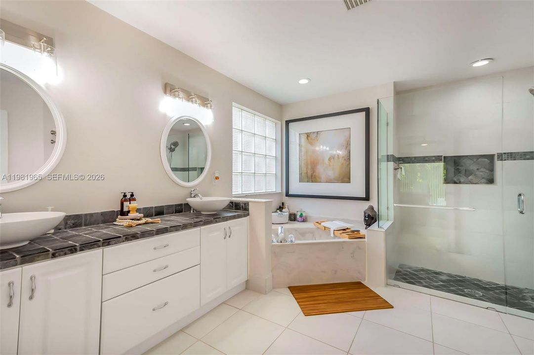 For Sale: $750,000 (3 beds, 2 baths, 1927 Square Feet)