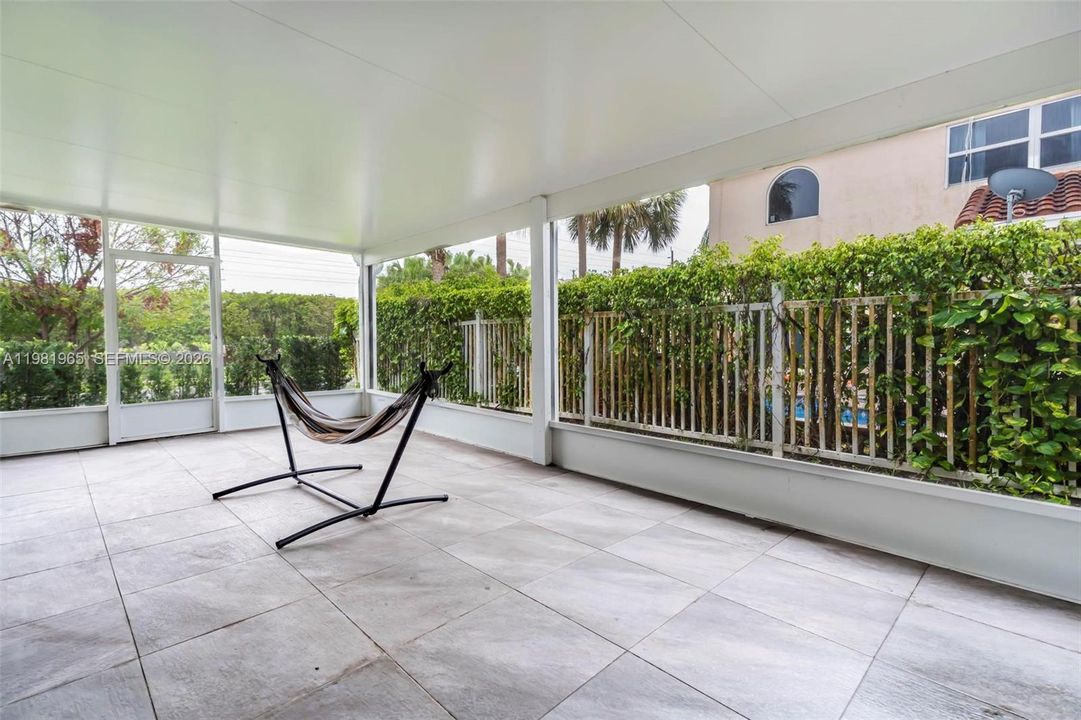 For Sale: $750,000 (3 beds, 2 baths, 1927 Square Feet)