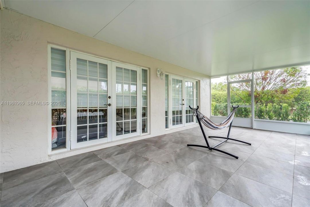For Sale: $750,000 (3 beds, 2 baths, 1927 Square Feet)