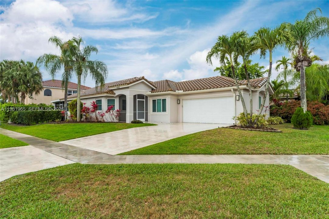 For Sale: $750,000 (3 beds, 2 baths, 1927 Square Feet)