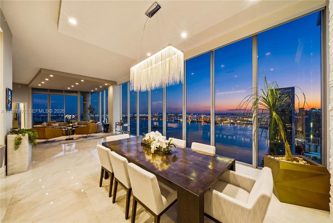 Active With Contract: $4,999,999 (5 beds, 5 baths, 3812 Square Feet)