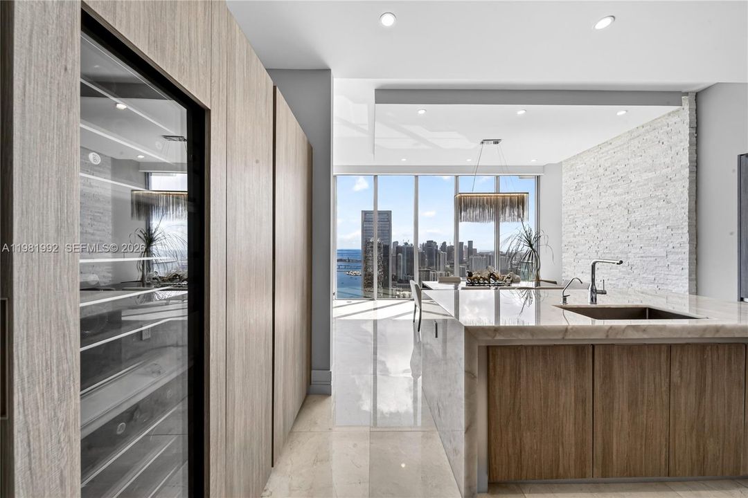Active With Contract: $4,999,999 (5 beds, 5 baths, 3812 Square Feet)