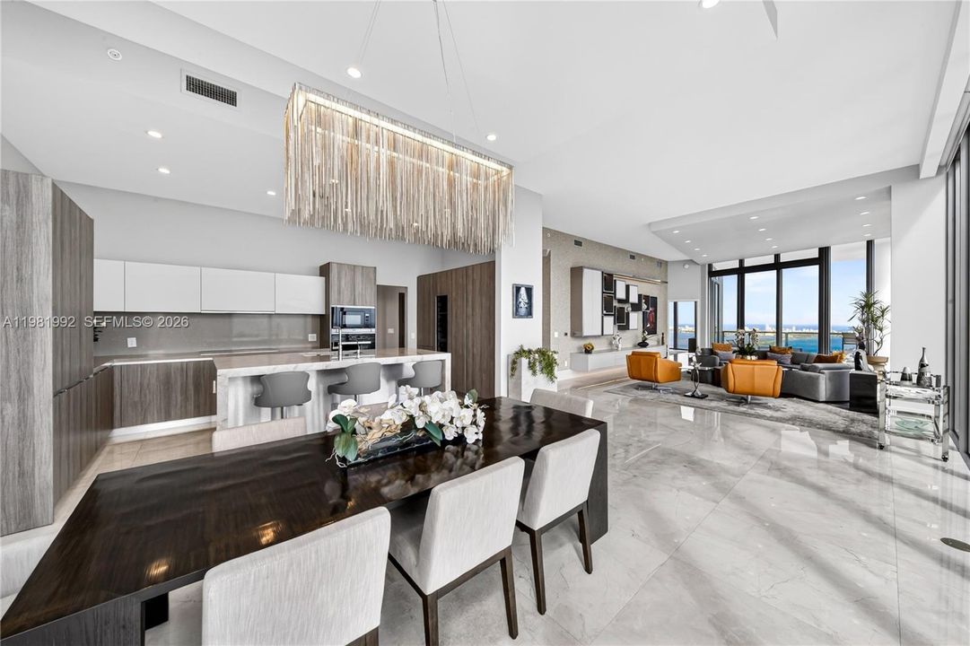Active With Contract: $4,999,999 (5 beds, 5 baths, 3812 Square Feet)