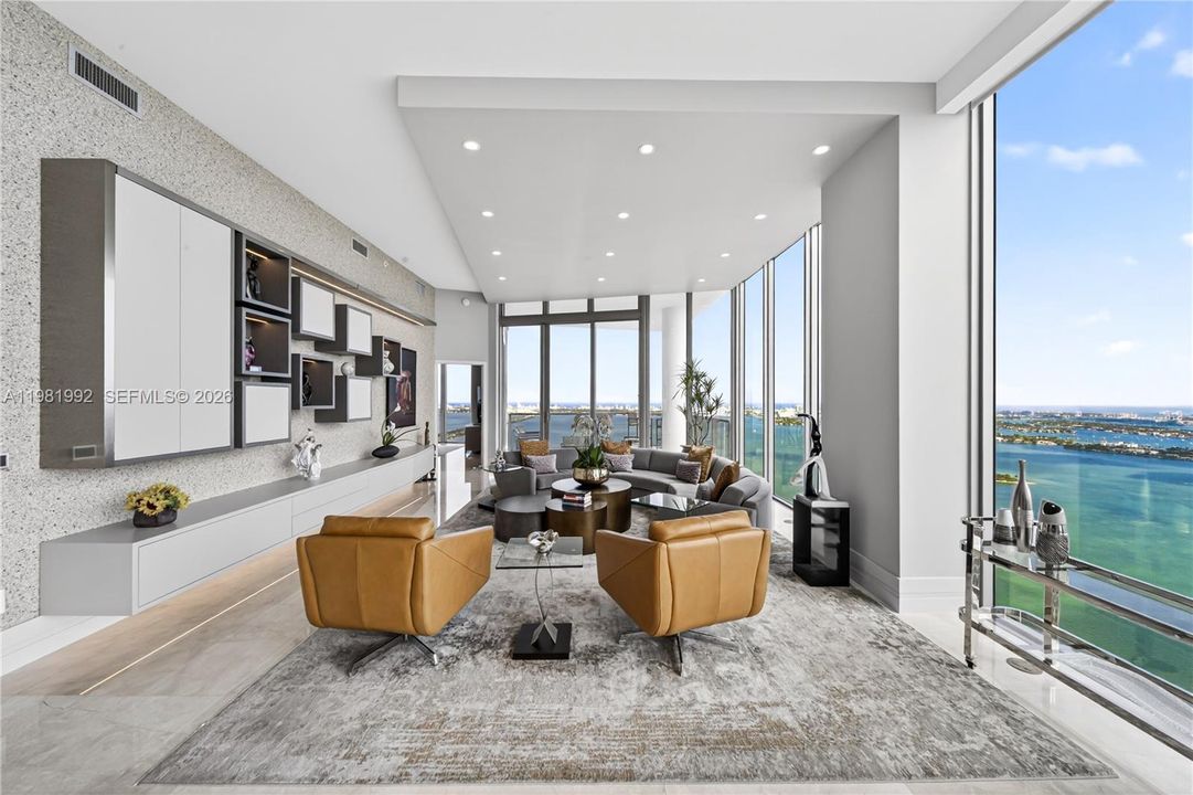 Active With Contract: $4,999,999 (5 beds, 5 baths, 3812 Square Feet)