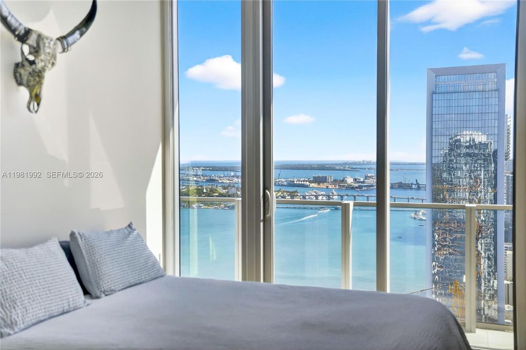 Active With Contract: $4,999,999 (5 beds, 5 baths, 3812 Square Feet)