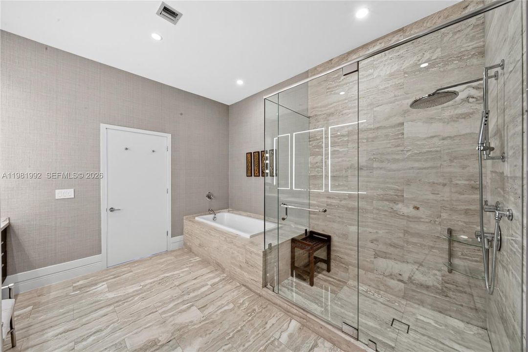 Active With Contract: $4,999,999 (5 beds, 5 baths, 3812 Square Feet)