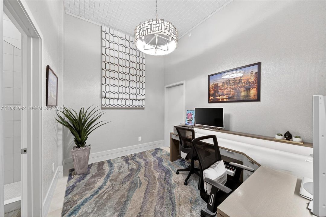 Active With Contract: $4,999,999 (5 beds, 5 baths, 3812 Square Feet)