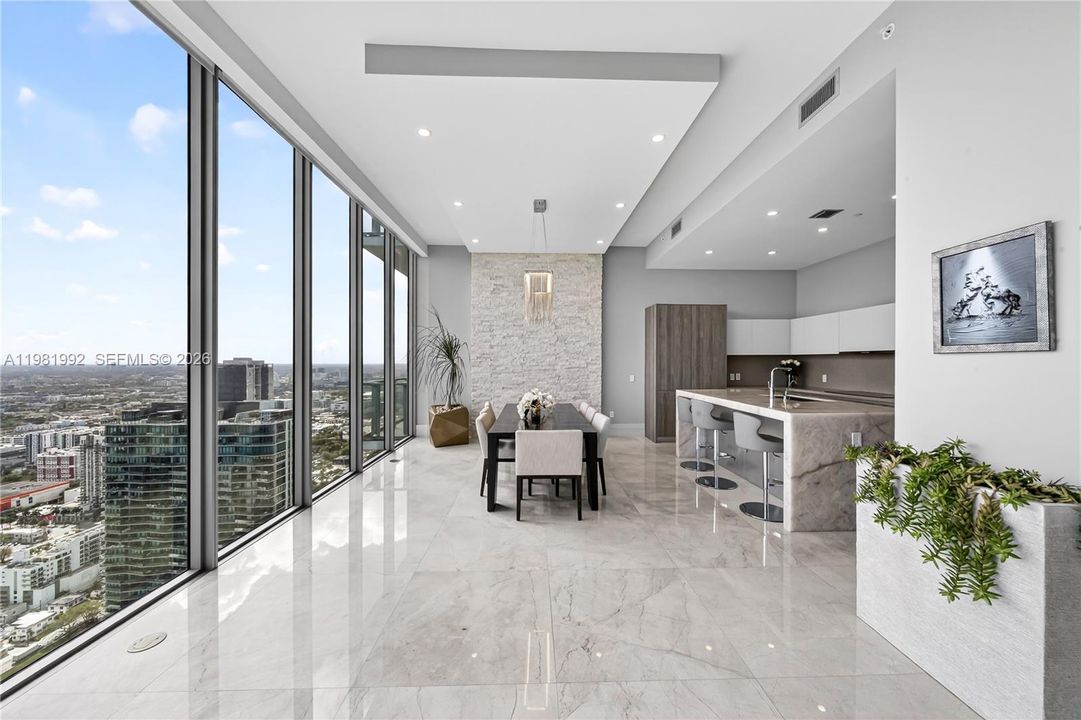 Active With Contract: $4,999,999 (5 beds, 5 baths, 3812 Square Feet)