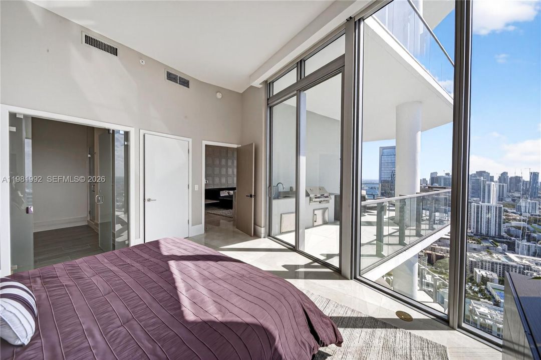 Active With Contract: $4,999,999 (5 beds, 5 baths, 3812 Square Feet)