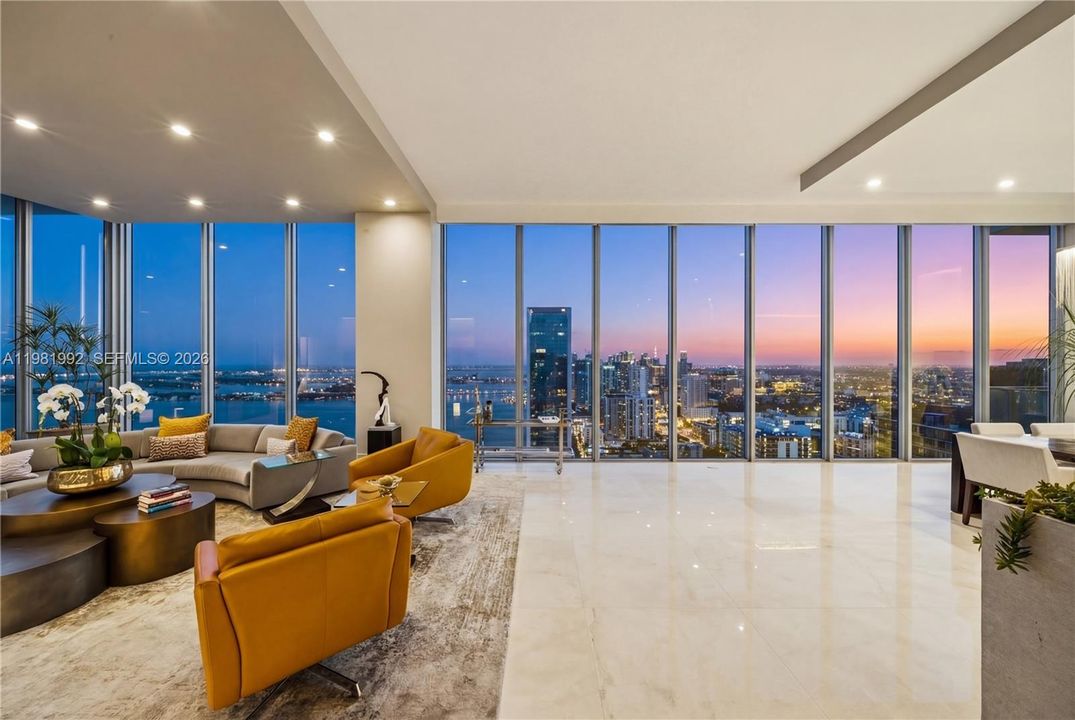 Active With Contract: $4,999,999 (5 beds, 5 baths, 3812 Square Feet)