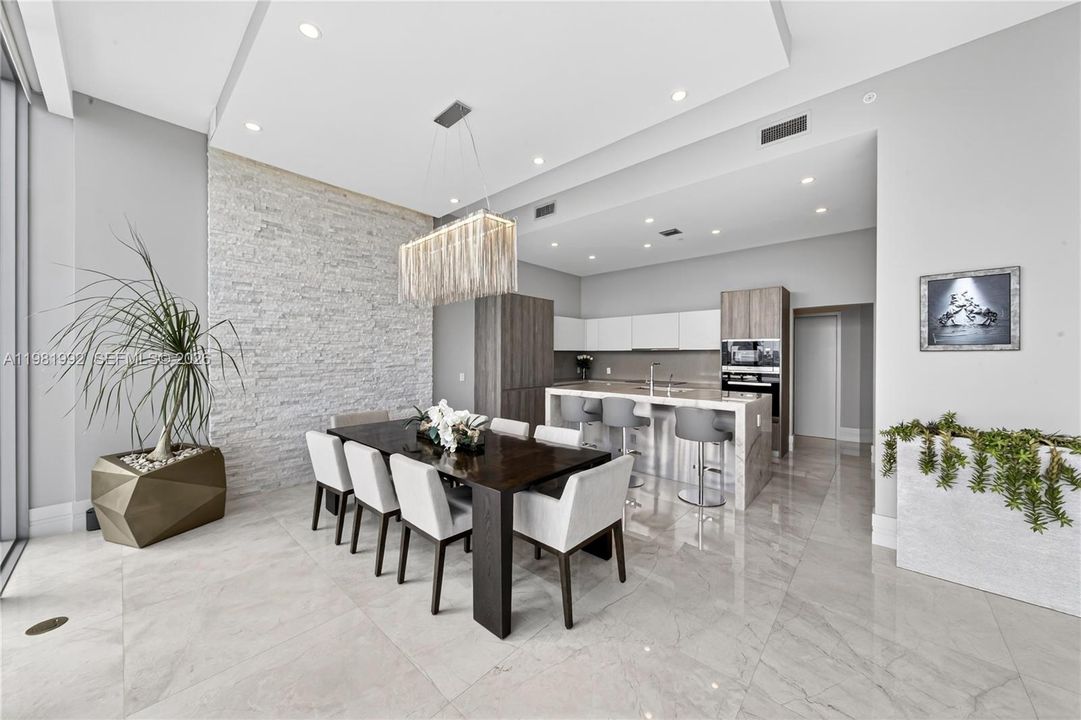 Active With Contract: $4,999,999 (5 beds, 5 baths, 3812 Square Feet)
