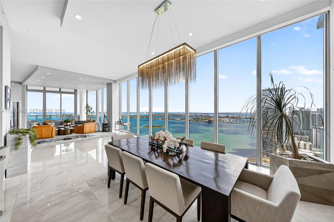 Active With Contract: $4,999,999 (5 beds, 5 baths, 3812 Square Feet)