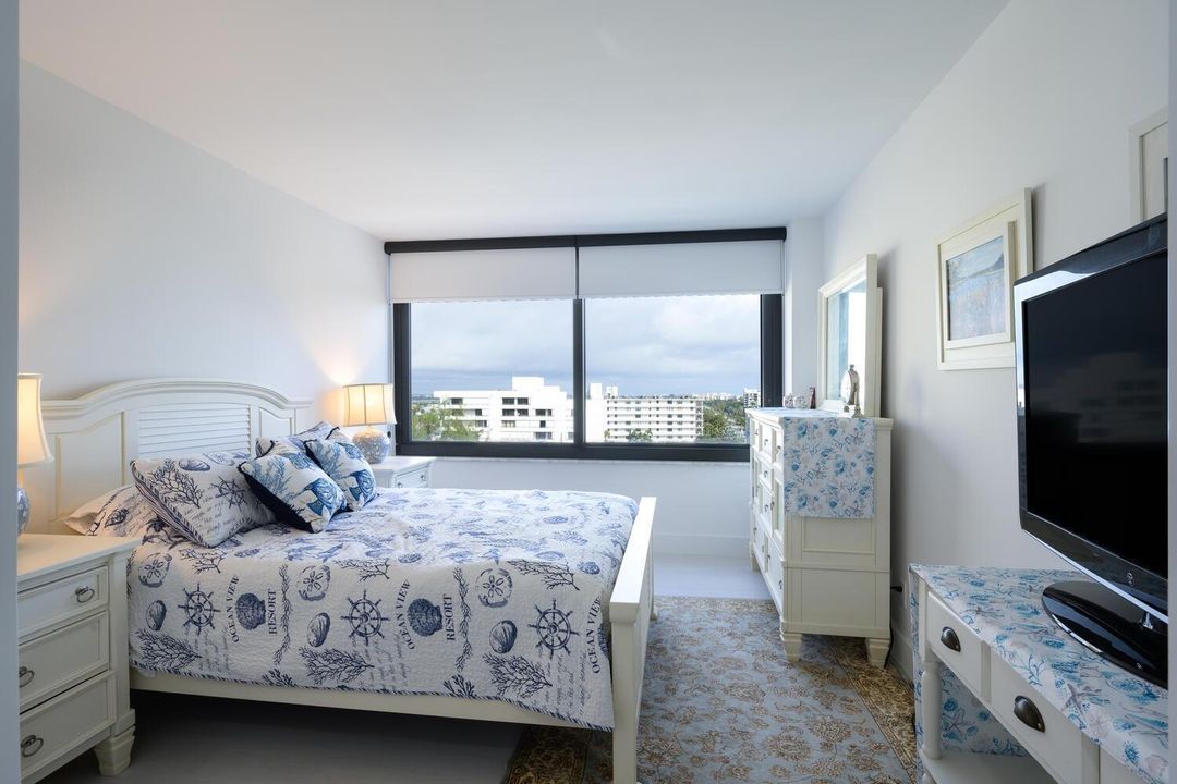 3589 S Ocean Blvd Apt 801-large-010-023-