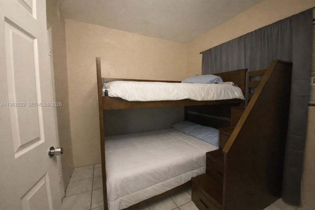 For Rent: $1,200 (1 beds, 1 baths, 2397 Square Feet)